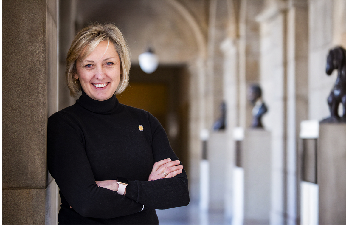 Portrait of Lynne Walz